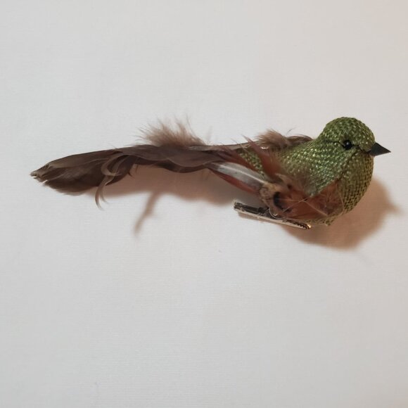 Rustic 5” Burlap Birds with Natural Feathers Clip Ornaments – Set of (3) - Picture 7 of 9